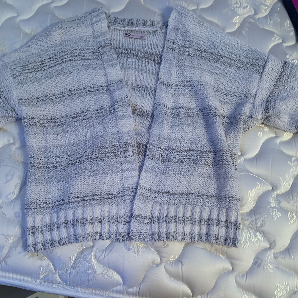 Cardigan white and gray